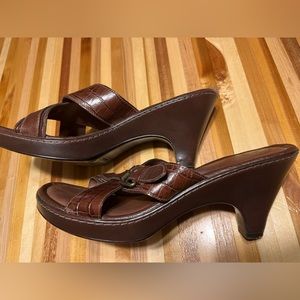 Nurture brown leather sandals with buckle accent, size 11